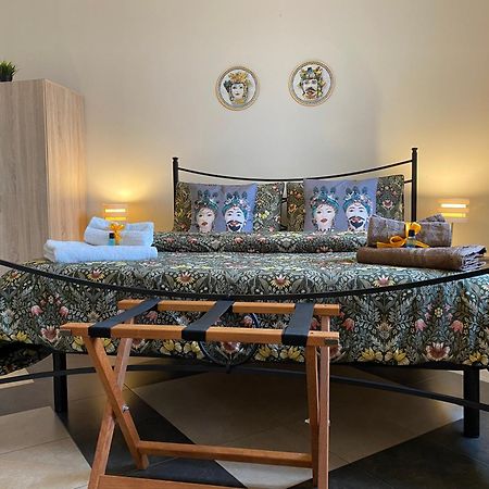B & B Jasmine Santa Teresa di Riva Kültér fotó