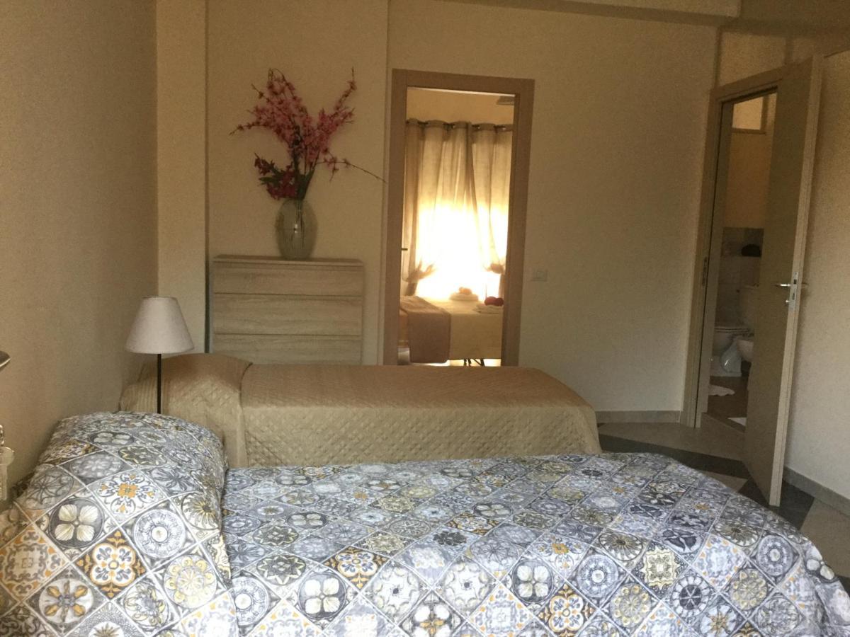 B & B Jasmine Santa Teresa di Riva Kültér fotó