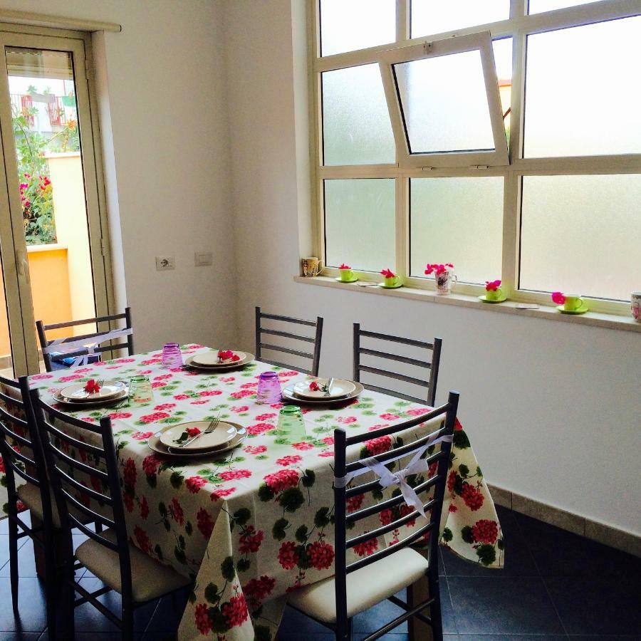 B & B Jasmine Santa Teresa di Riva Kültér fotó